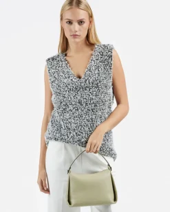 DUKE (online exclusive) | OLIVE