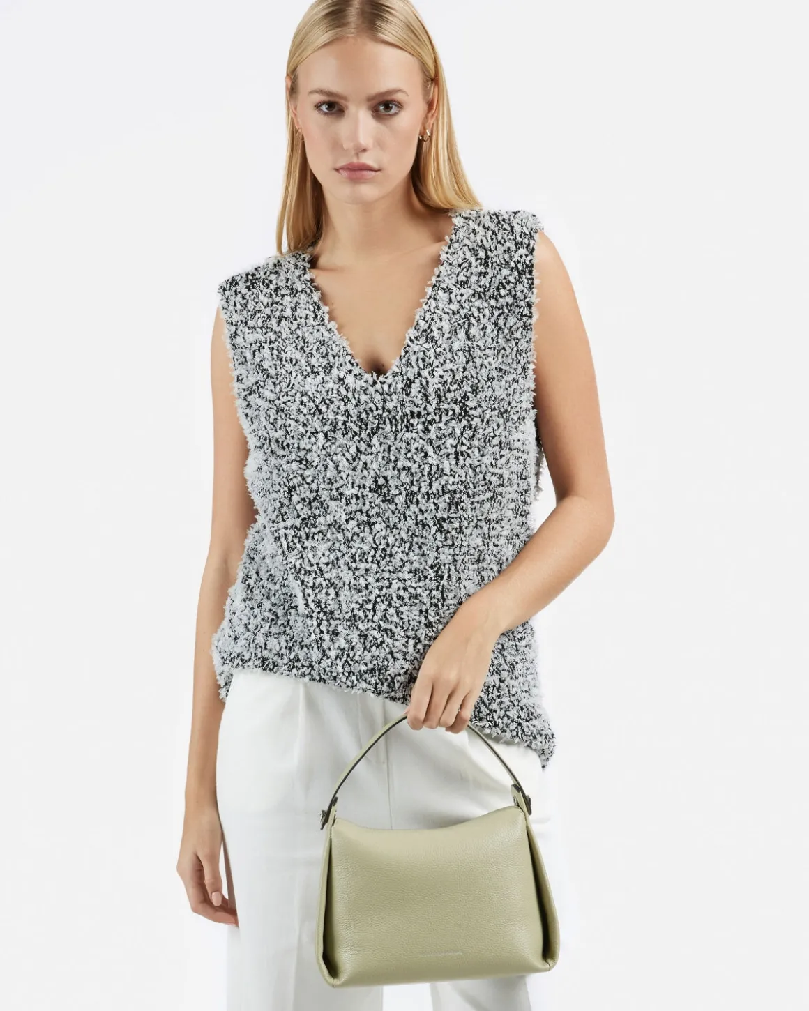 DUKE (online exclusive) | OLIVE