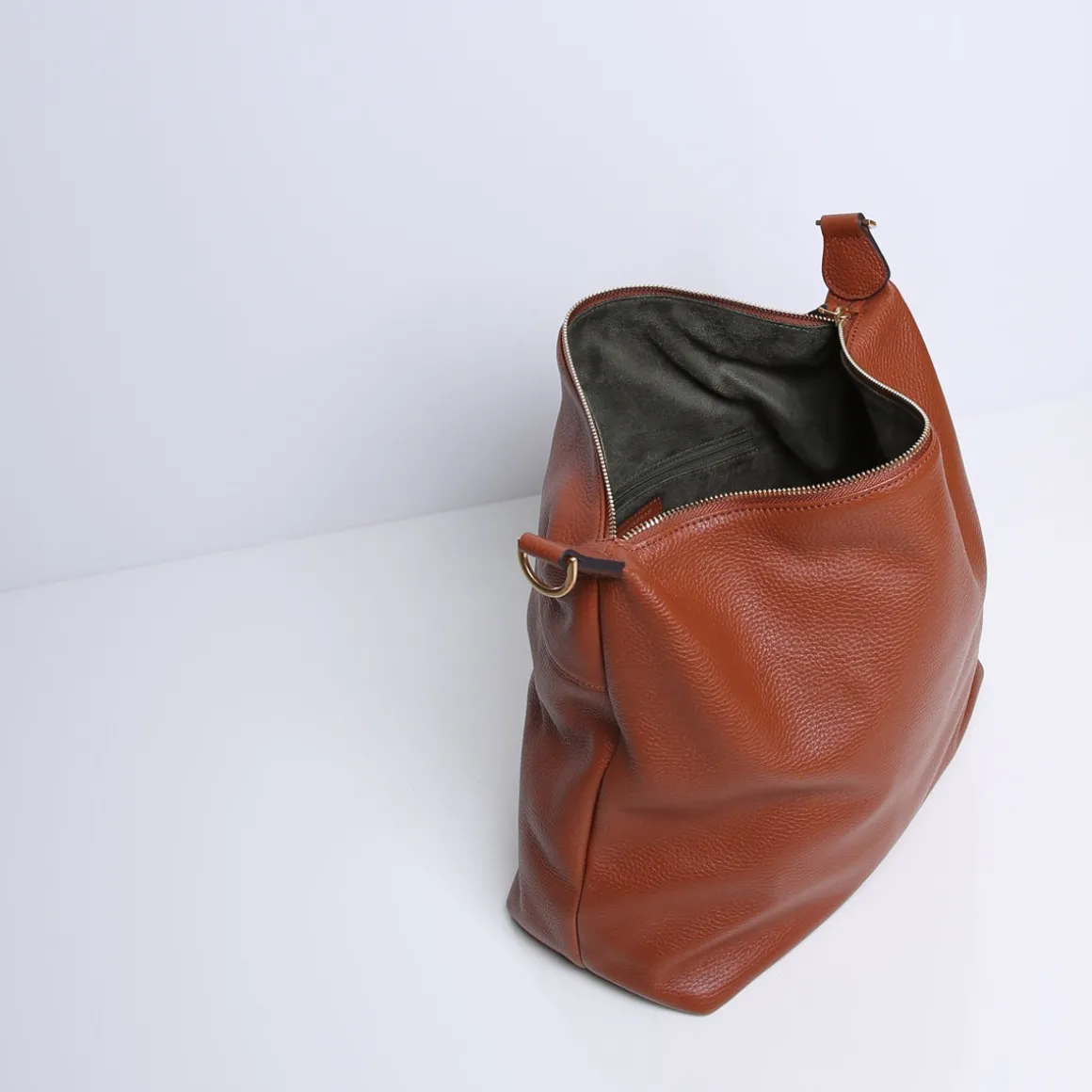 FLORIAN (online exclusive) | CAMEL