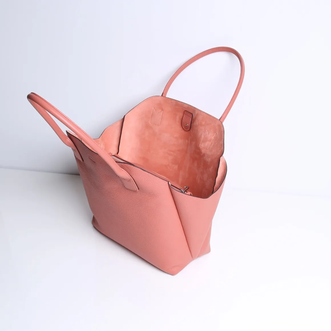 LOLA (online exclusive) | BRICK