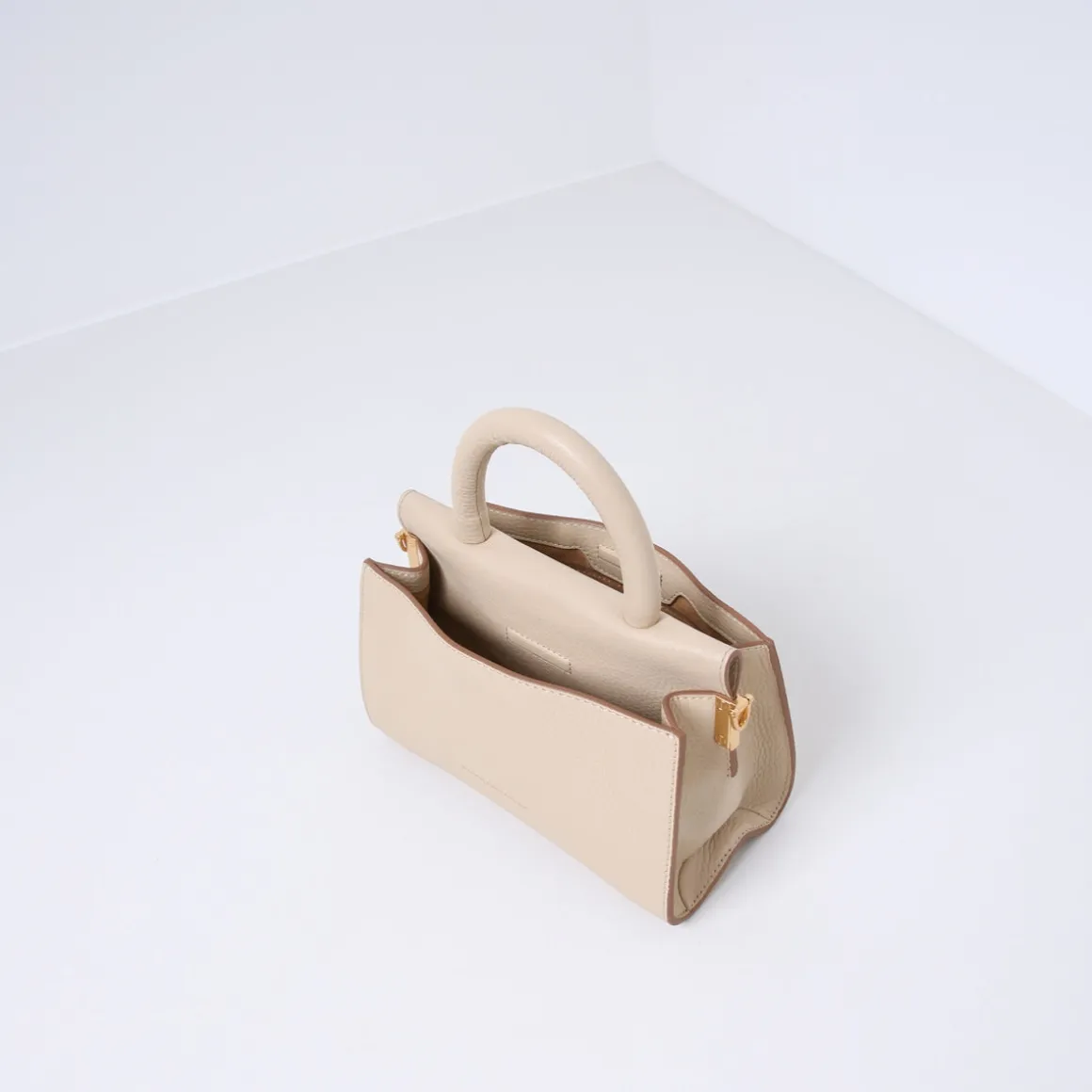 STEVIE (online exclusive) | LIMESTONE